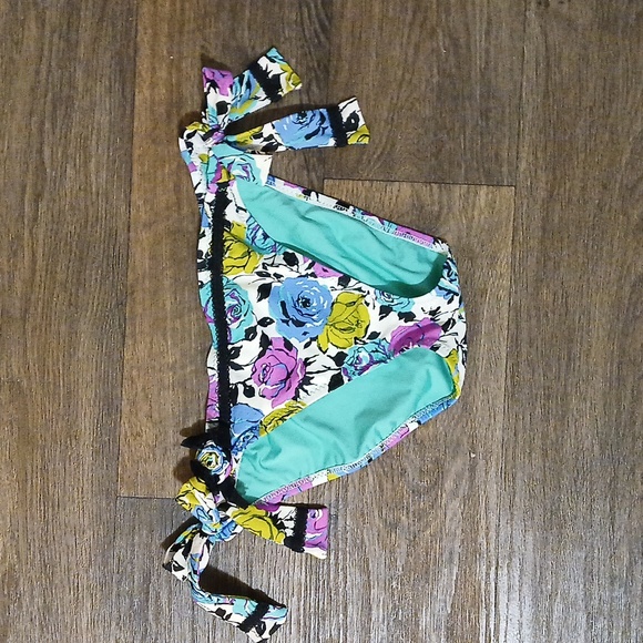 Betsey Johnson Gypsy Rose Bikini Bottom. - Picture 5 of 12